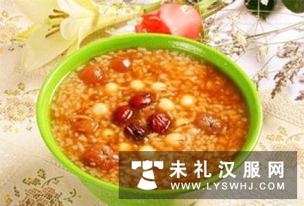 揭秘古代拜师礼：送芹菜腊肉是什么讲究？