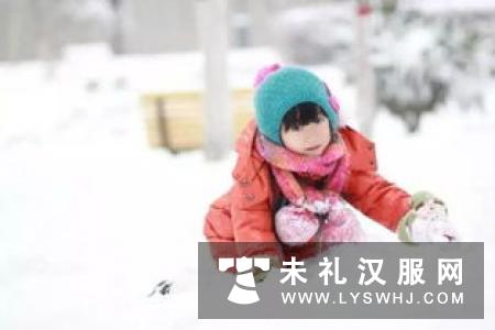 古代的小孩儿们平日里都穿什么衣服？